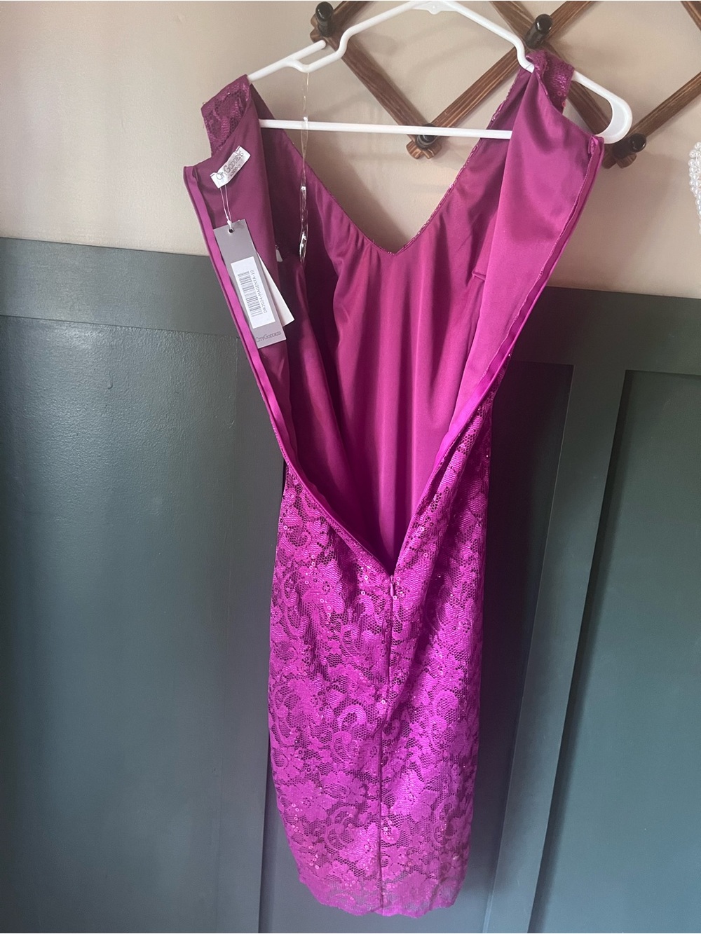 Goddess Fuchsia Lace Midi Dress with V-Neck - Picture 8 of 11